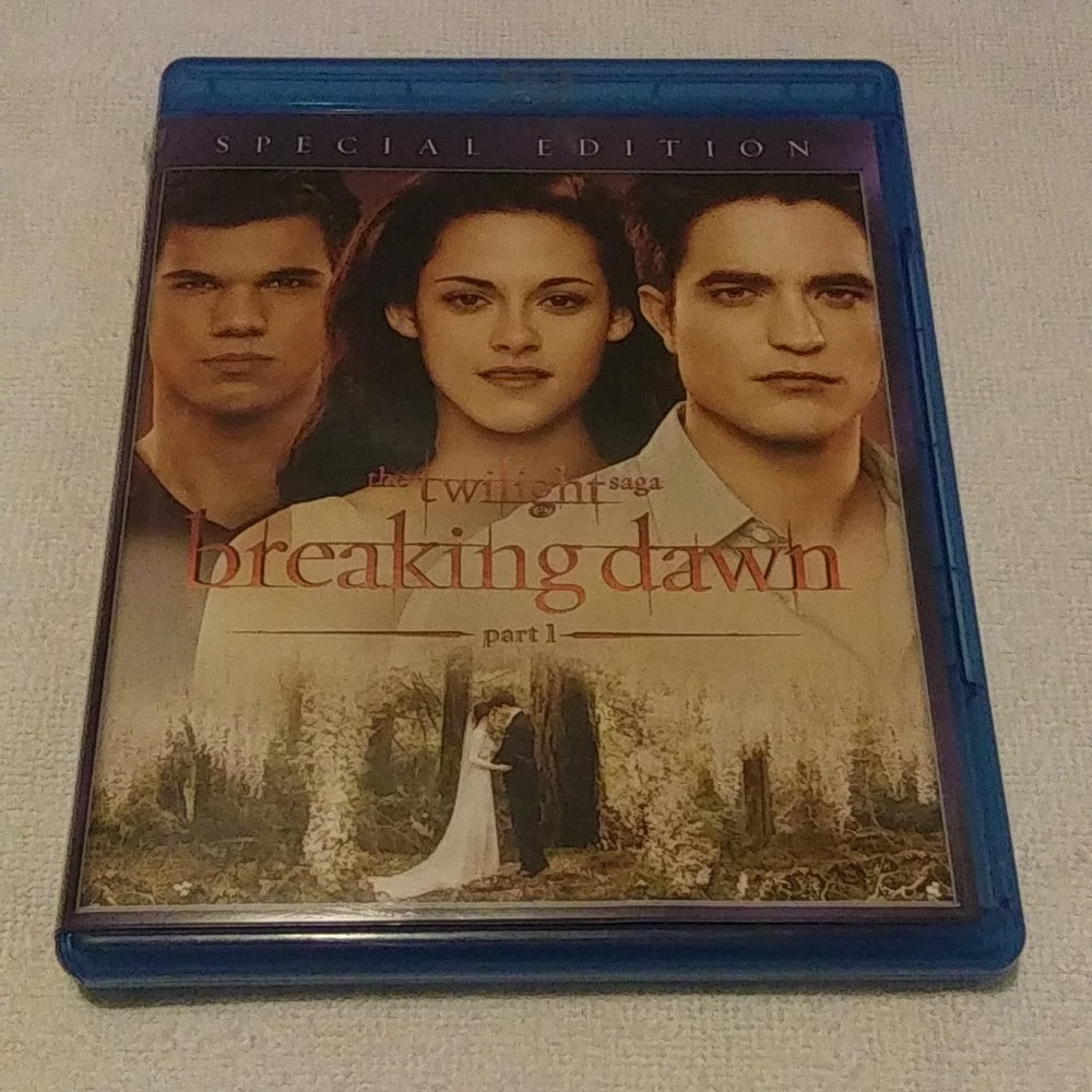 Twilight Breaking Dawn Part 1 Blu-Ray Disc